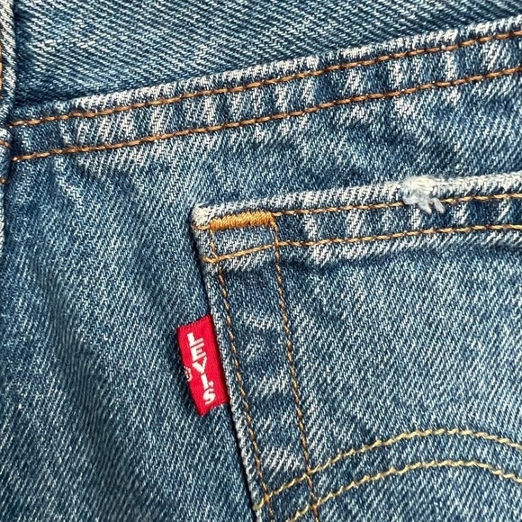 LEVIS  short 501 size W30 - Picture 4 of 10